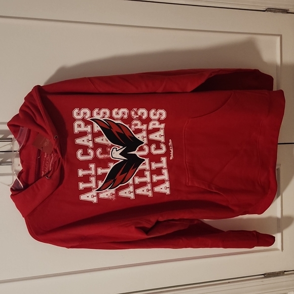 Washington Capitals Hooded Sweatshirt - Picture 1 of 3